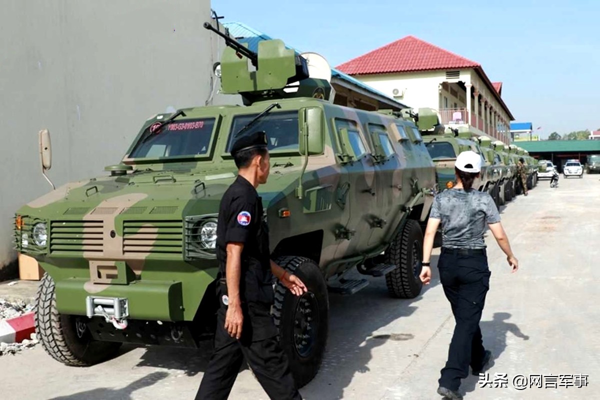 柬埔寨特种兵肌肉秀,柬埔寨援助装甲车