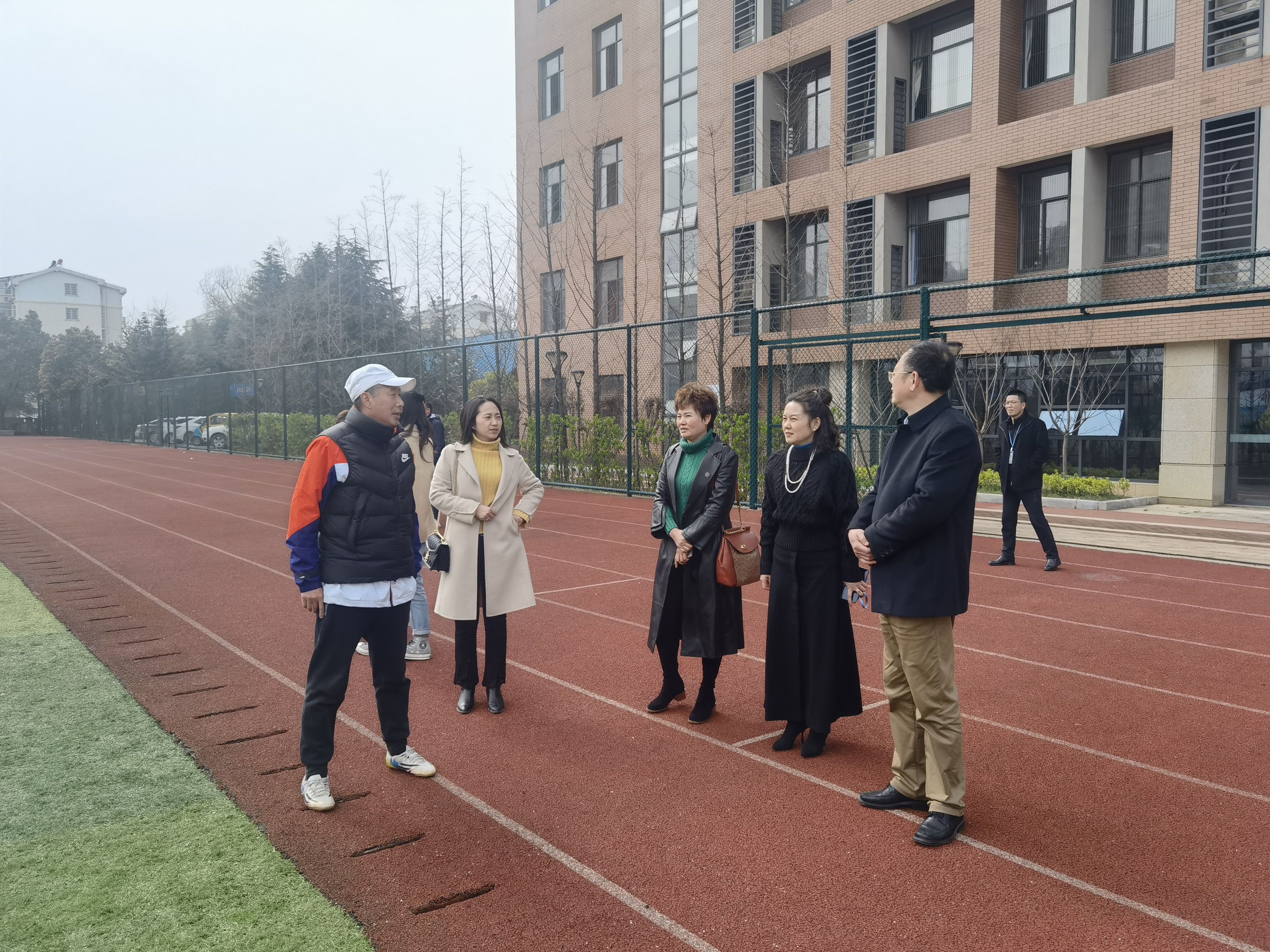 市残联领导莅临指导,残联领导来残疾儿童康复中心调研