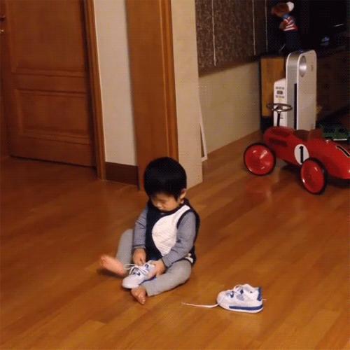 亲戚送的旧衣服该不该丢了,亲戚送的孩子二手衣服可以穿吗