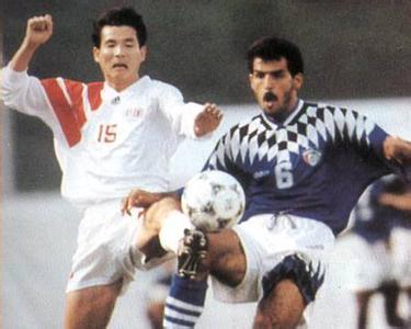 国足球衣都是红和白吗,国足球衣2007