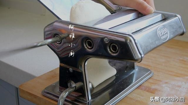 用高筋面粉做的简单小吃面食,面粉这样做比面包都好吃