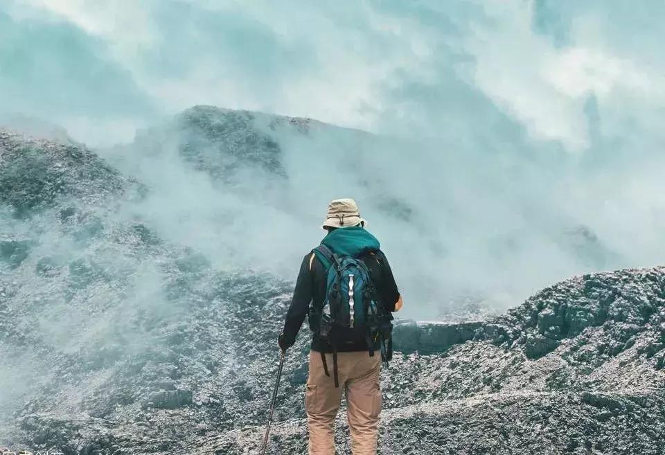 有些人其实在18岁就死了,有些人30岁就死了