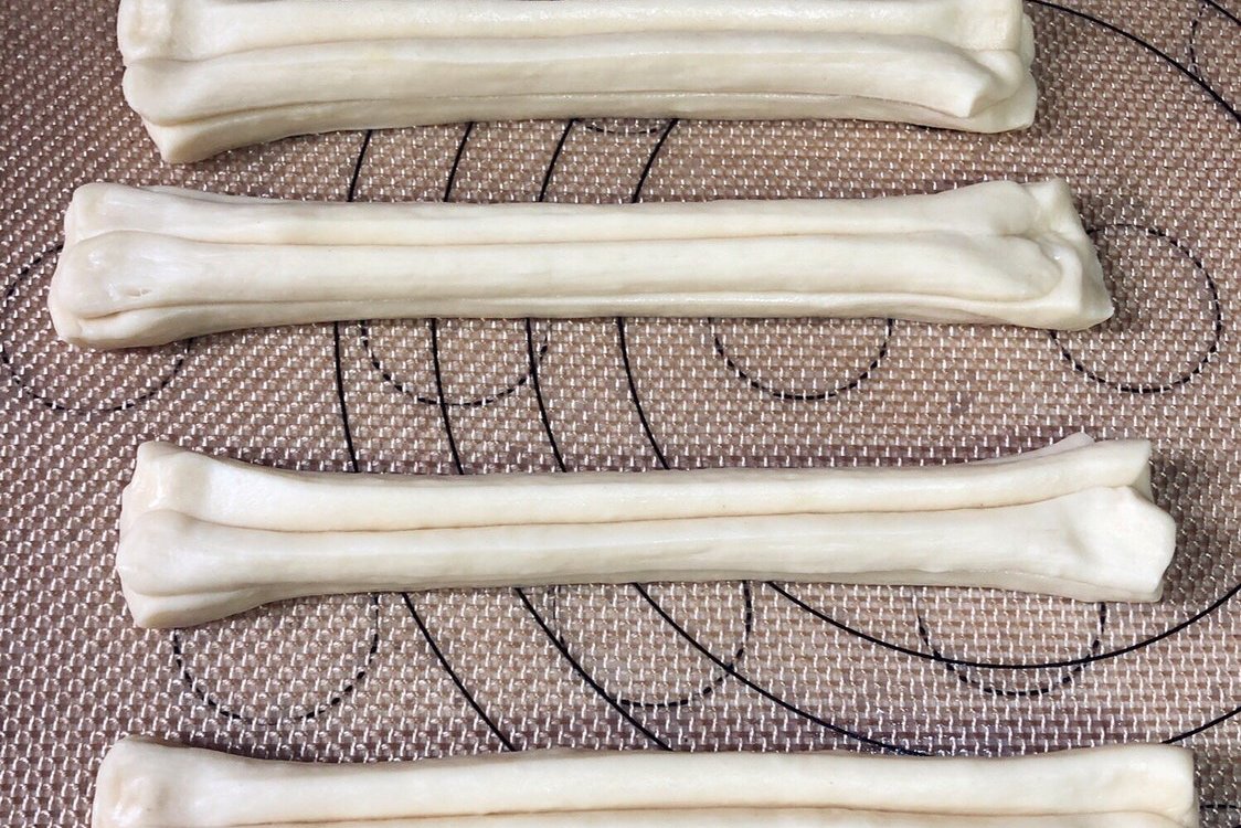 家庭炸油条最简单的做法和配方,家庭炸油条的最好吃的配方