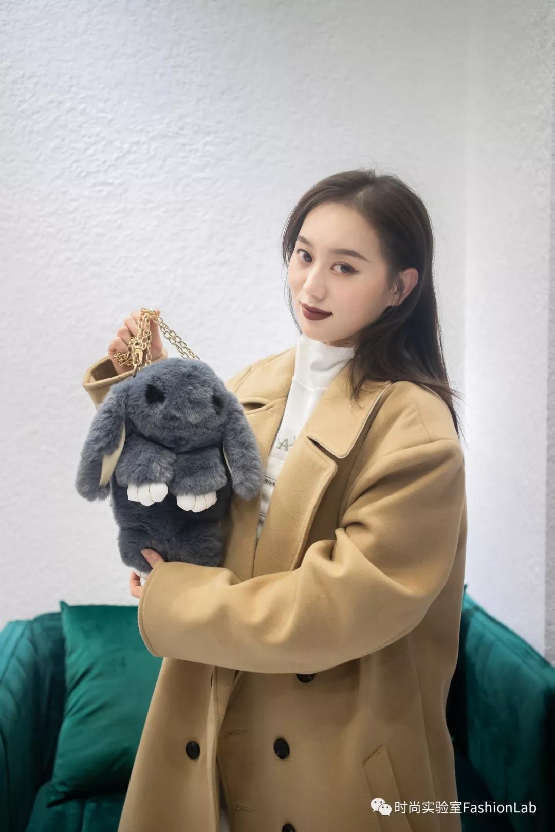 送对年终礼物是当代青年的社交核*器武**