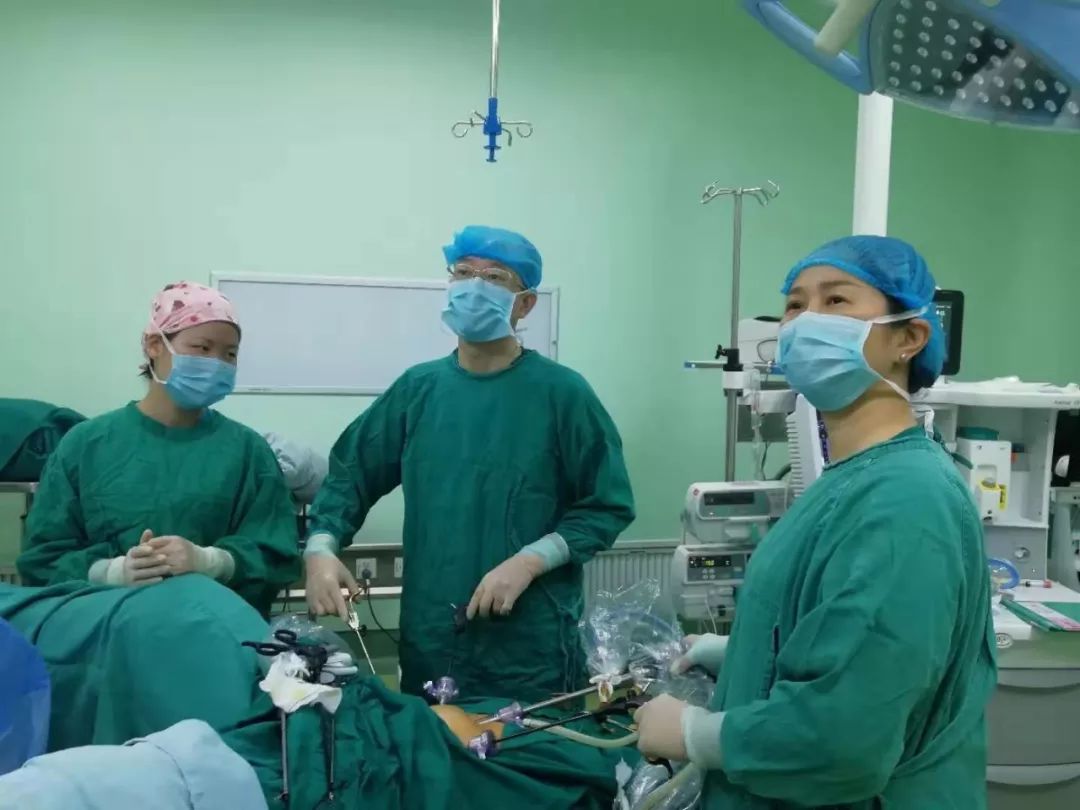 女性老了之后子宫会从哪里掉出来,女人老了子宫会掉出来吗