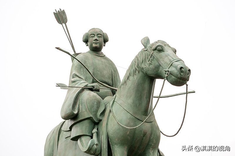 鏃ユ湰浜哄彛涓殑澶╃殗闄涗笅鏄皝,鏃ユ湰浜虹溂涓殑鍦ｄ汉