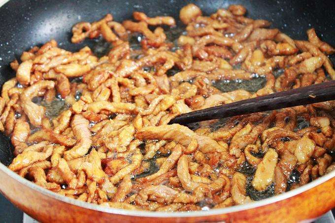 无论炒哪种肉丝,都不要直接下锅,多做2步,肉丝不干不柴很入味