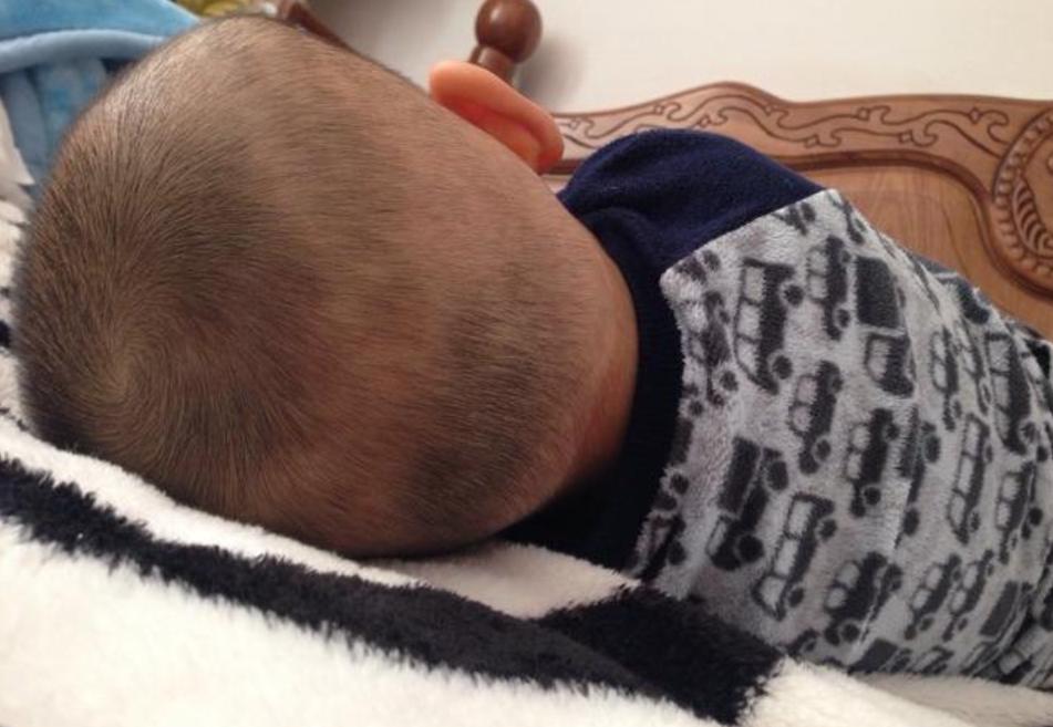 孩子睡觉容易出汗原来是这么回事,10个月宝宝半夜睡觉出汗是缺钙吗