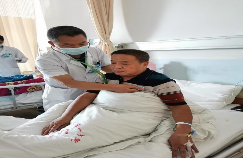 健壮大叔气促，肺里竟藏着“牛奶”——肺泡蛋白沉积症的诊治