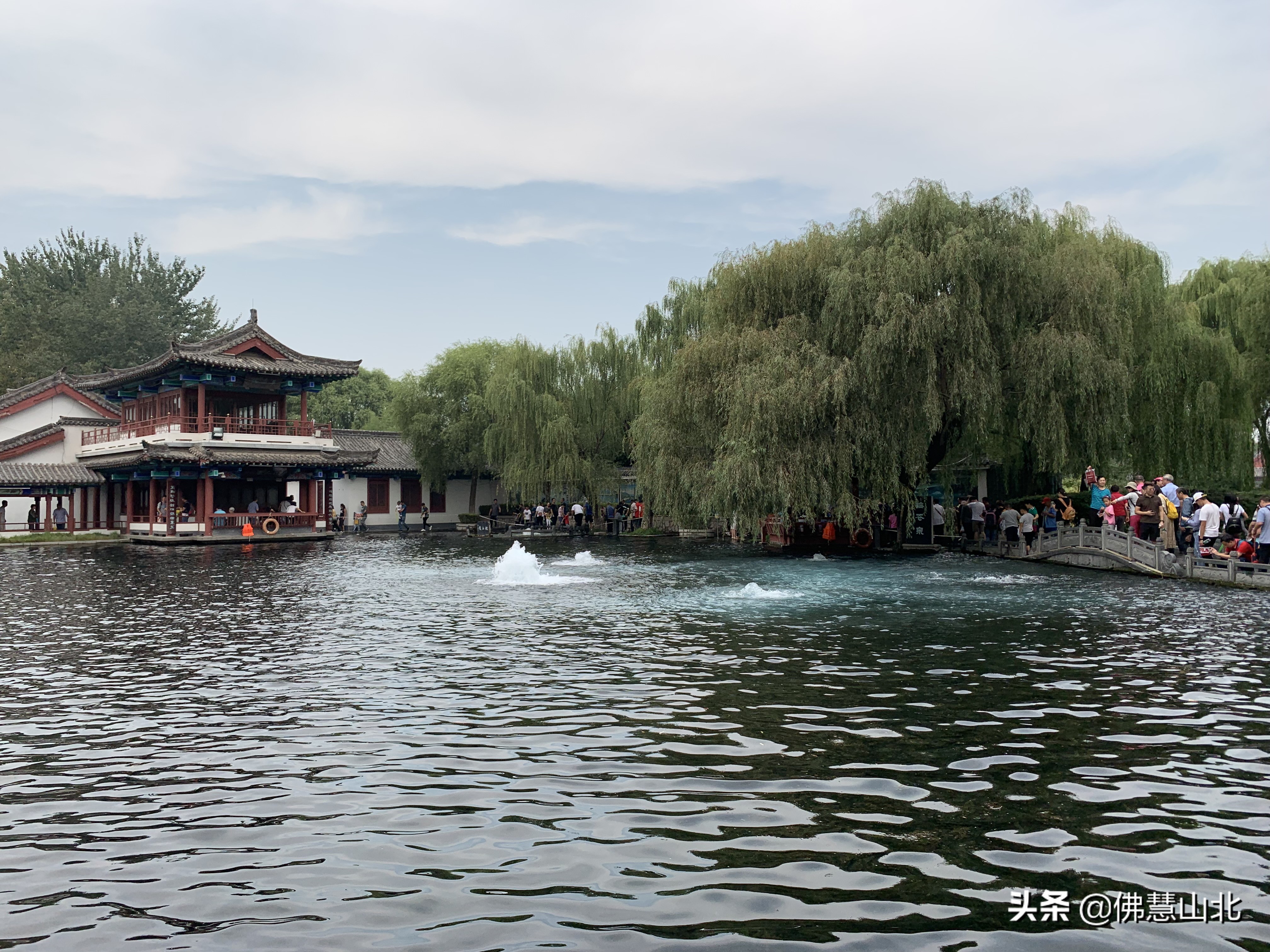 墨泉喷涌梅花泉,趵突泉三个泉眼哪个喷得最高