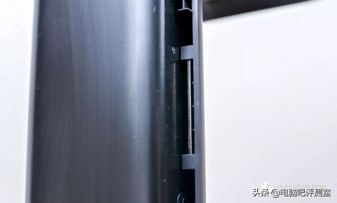 用了两年的小米34寸曲面显示器,小米34寸曲面显示器漏光严重