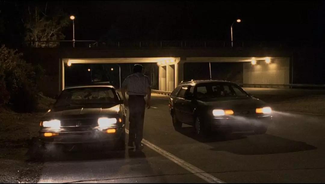 一部被低估的黑色幽默经典电影,一部极具讽刺意味的黑色幽默电影