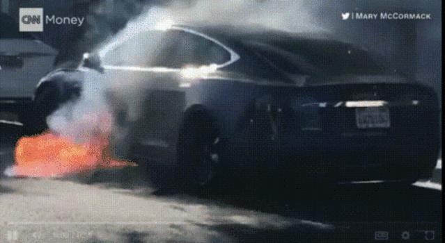 比亚迪电车碰撞着火,电车撞车起火比亚迪