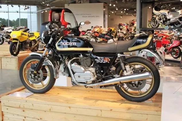 国外意大利摩托车博物馆,古典摩托车博物馆