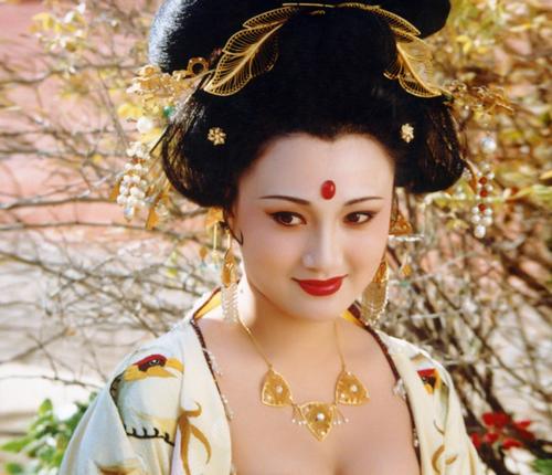 杨贵妃吃荔枝动用八百里加急,当年杨贵妃吃荔枝故事