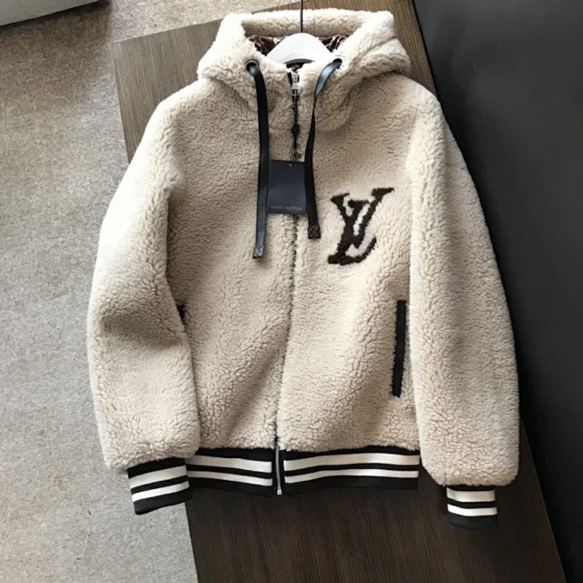 lv中国首发皮毛一体皮衣,lv绵羊毛