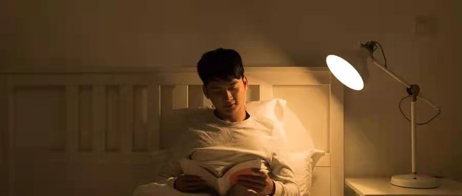 睡觉时突然抖了一下，是在做噩梦？其实可能是身体发出的预警