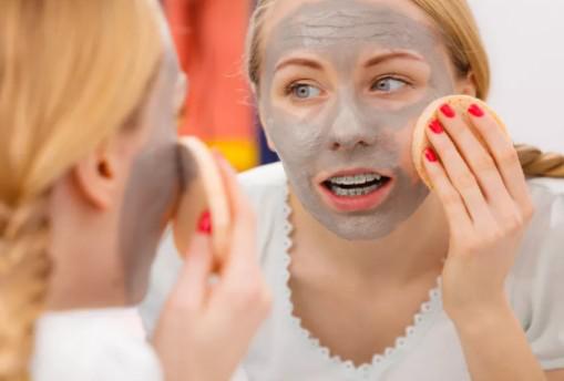 鼻翼上的黑头怎么去除,鼻翼旁边的黑头怎么去除