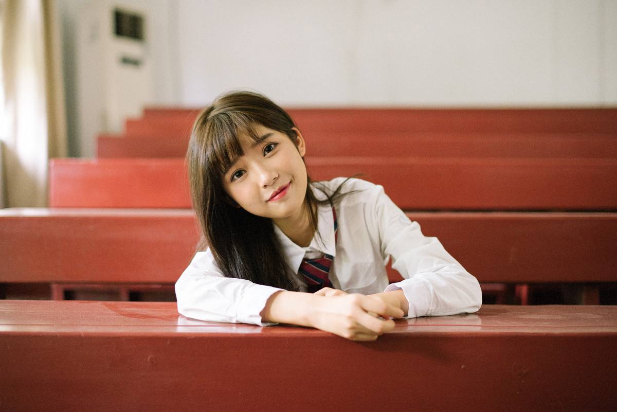 追女孩该怎么送礼物合适男生,追女孩的时候送礼物吗男生怎么说