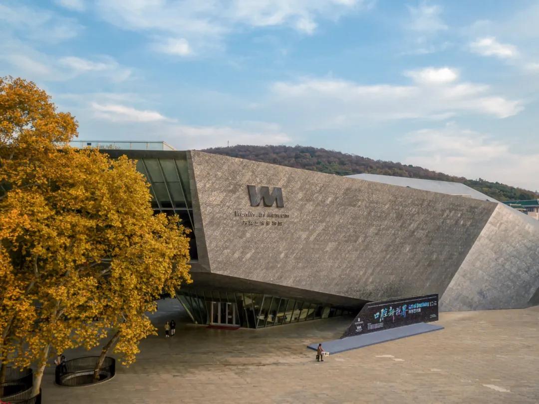 武汉开学震撼画面,夏季的武汉大学风景