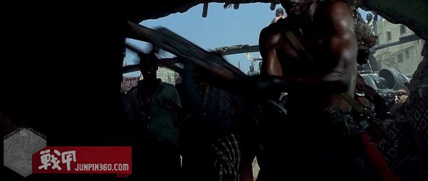 美国黑鹰战机坠落视频,十部顶级战争大片黑鹰坠落