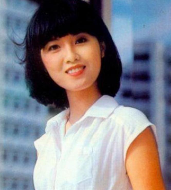 费贞绫人生经历,费贞绫出家视频