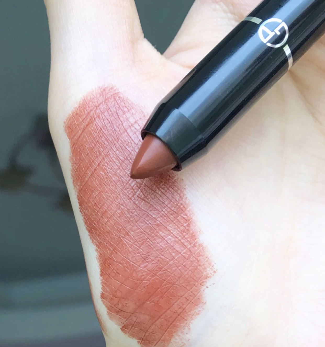 今年口红流行色号品牌,2018黄皮显白牌子口红