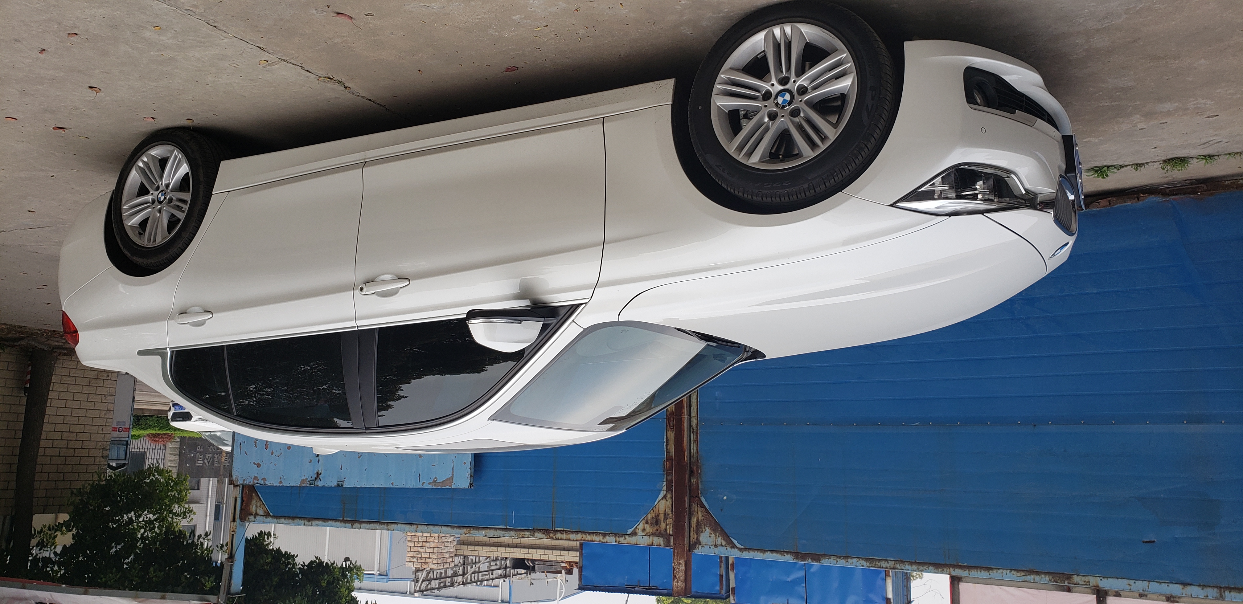 宝马318i跟宝马318li有什么区别,三缸宝马318li百公里加速实测