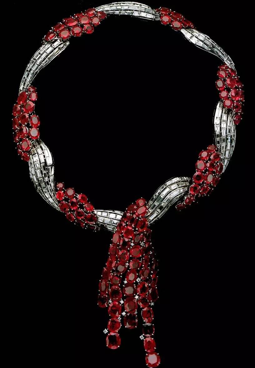 英国历史上最禁断的爱恋：国王退位，只为与她成婚