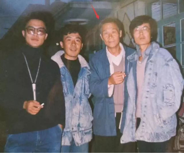 暖春小花爷爷葬礼,暖春小花的爷爷怎么去世的