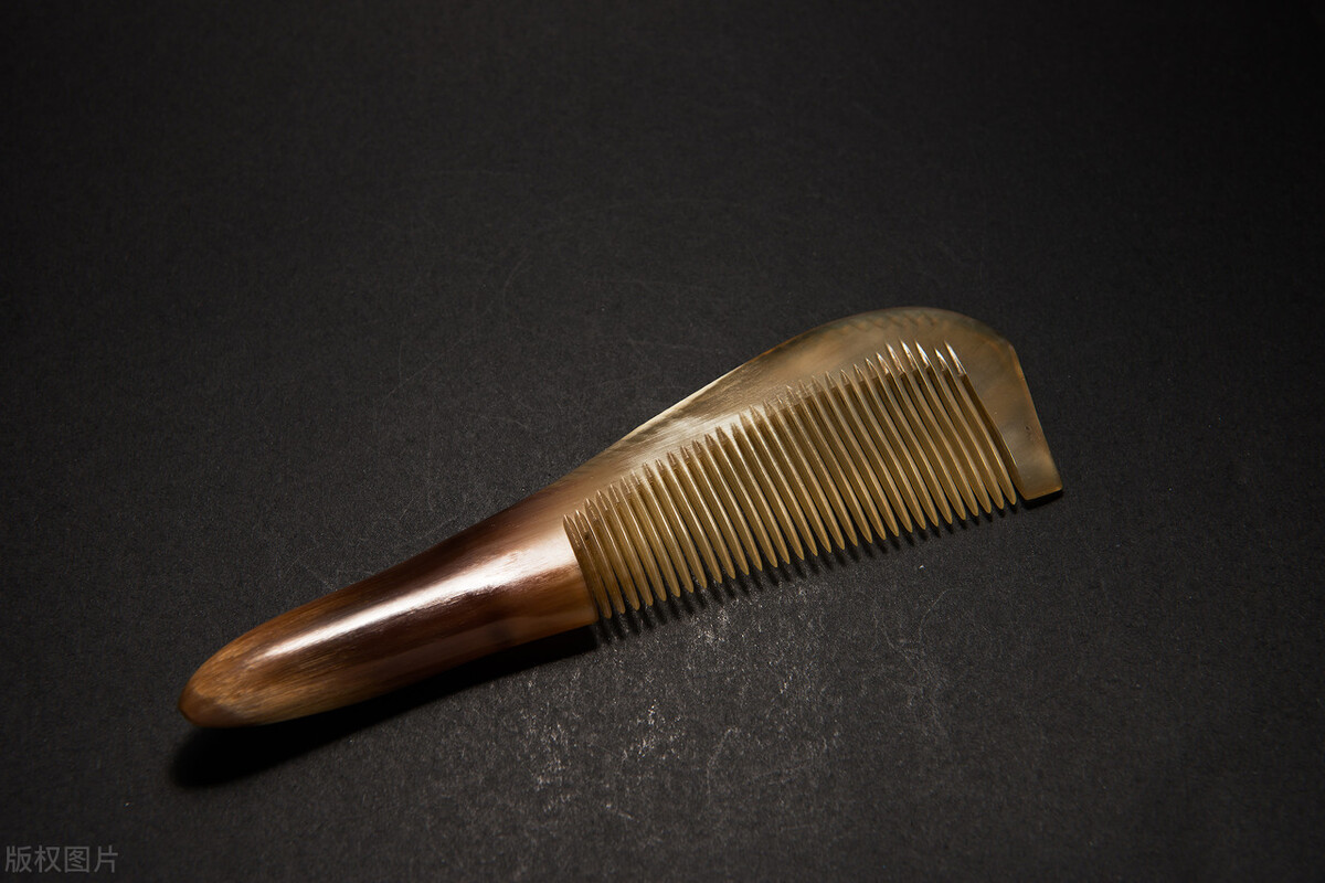 理发店投资27万一月回本,一个女的开一个理发店能赚多少钱