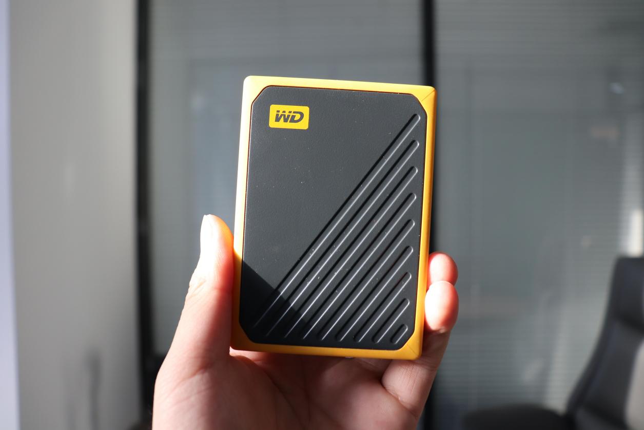 西数移动固态硬盘开箱,西数mypassport移动硬盘开箱