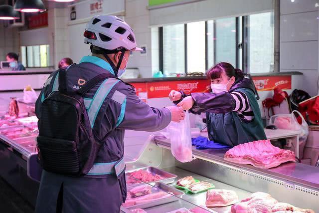 滴滴宣布新条款引司机热议,滴滴与美团之争