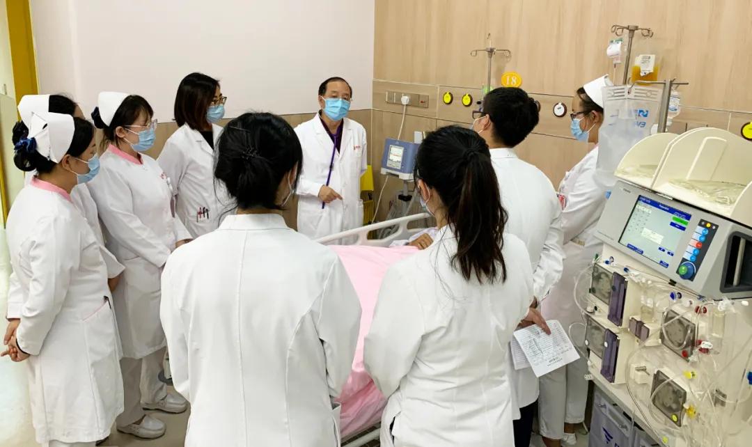 72小时紧急救治！西安64岁危重出血热患者闯过生死关