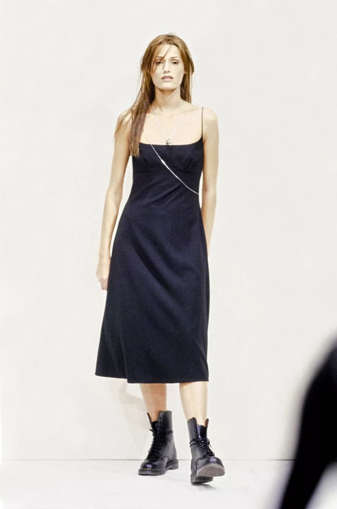 穿马丁靴的人,穿drmartens的男生什么梗