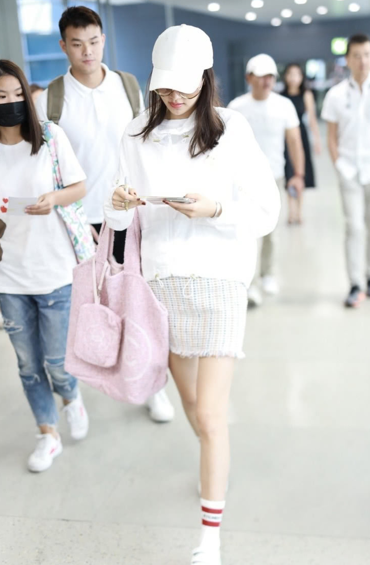 孙怡穿卫衣瘦成纸片人,孙怡太瘦了