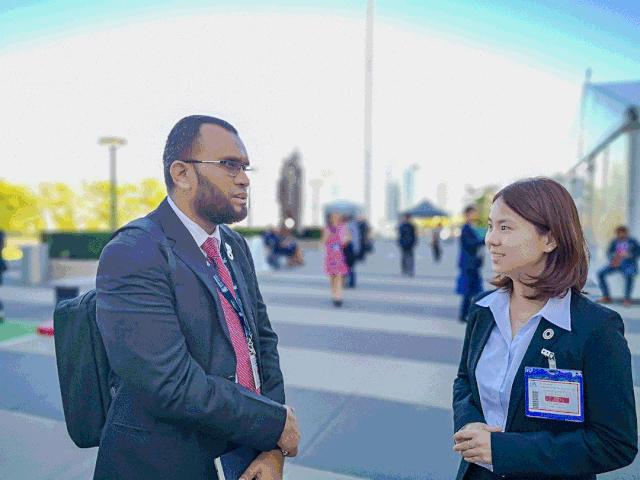 不爱红装爱武装的女子工作表现,不爱红装爱工装