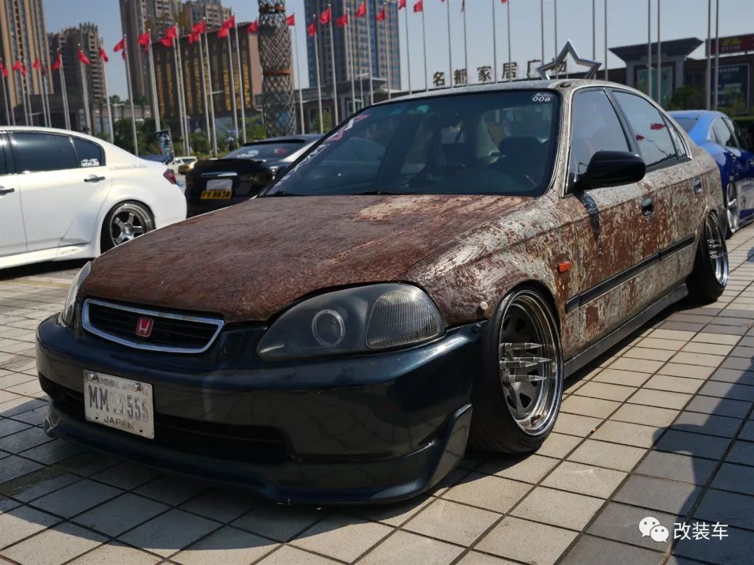 改装车聚会,改装车齐聚车展