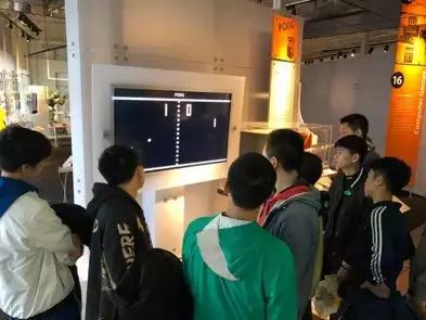 这帮人要组织去斯坦福大学玩机器人,就是价格小贵,心痛