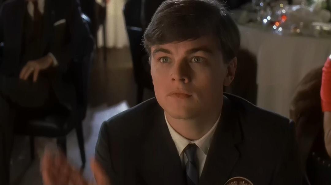 16岁少年冒充飞行员,16岁少年假扮飞行员被骗400万