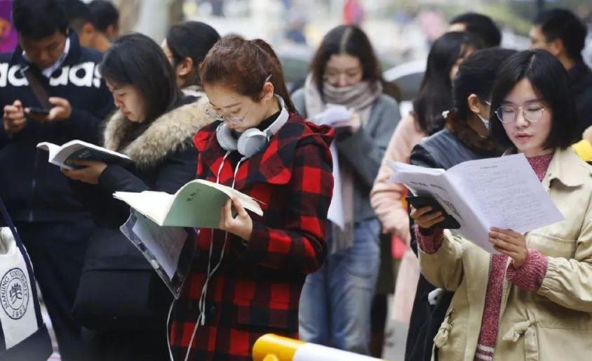 选调生晋升真有那么快吗,普通选调生和公务员哪个难度大