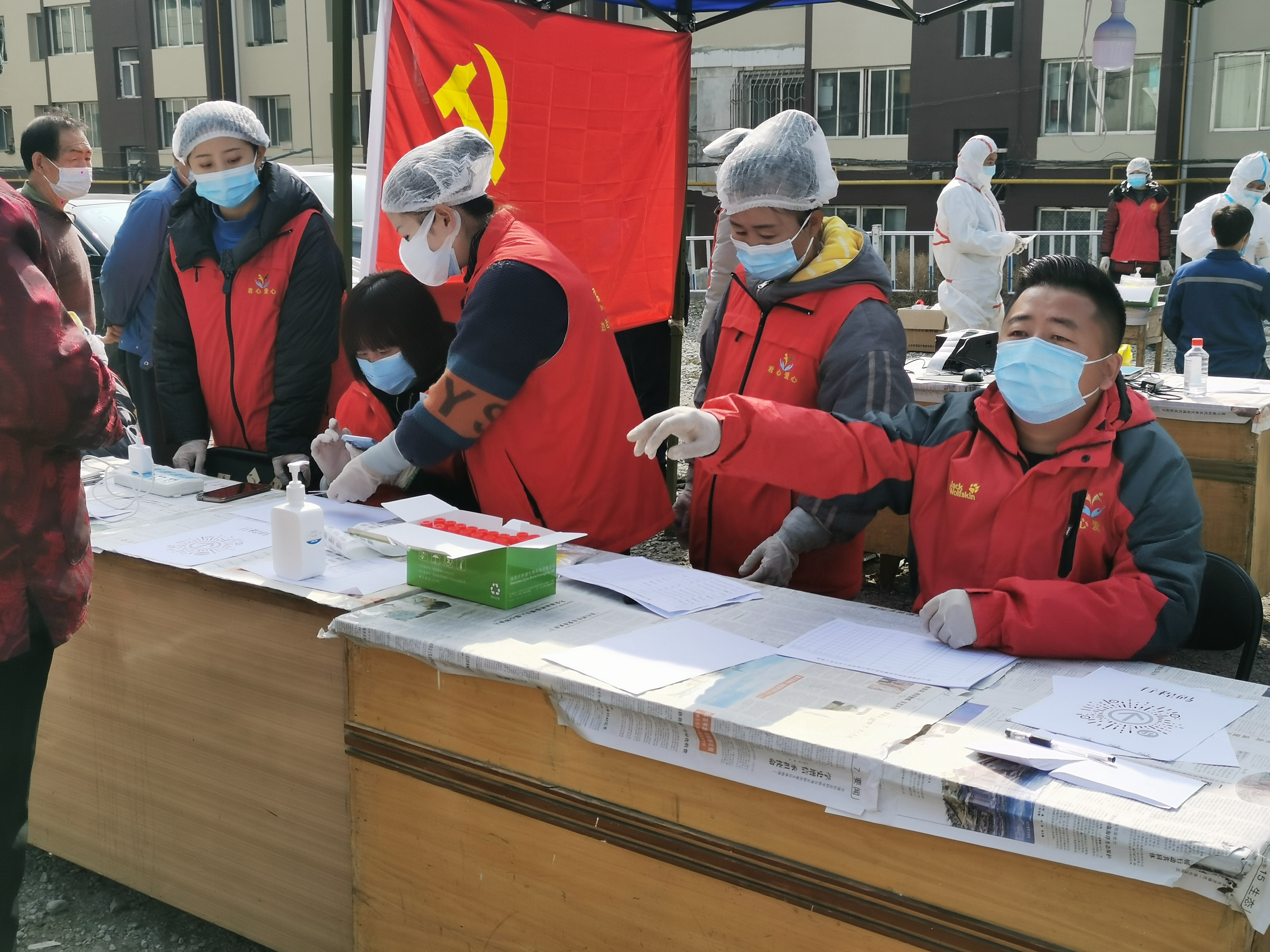 抗疫一线优秀志愿者先进事迹材料,坚守在抗疫一线志愿者暖心故事