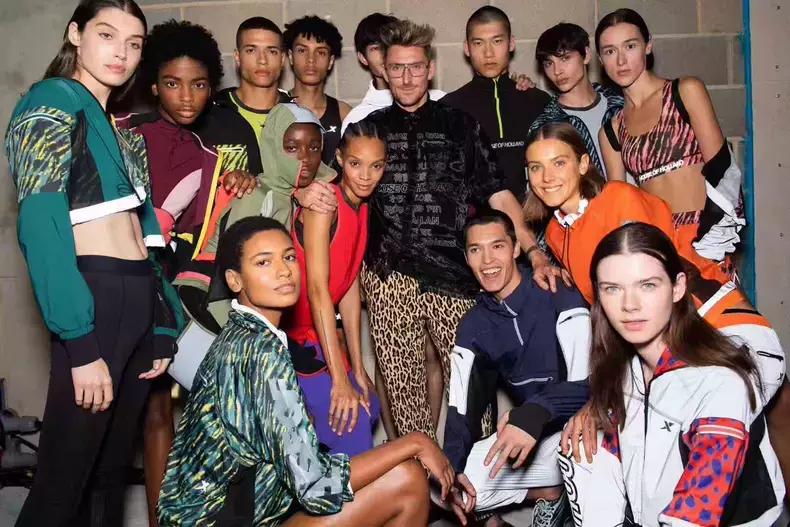 2023特步kids时装周,特步时装周走秀限量款