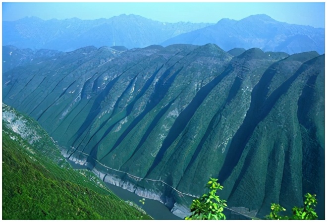 山究竟是怎么形成的,山是怎么形成的视频解说