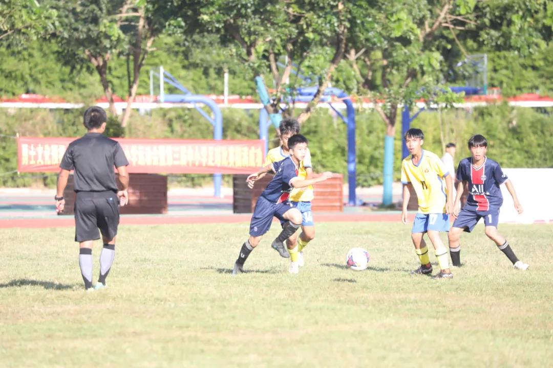 白沙县第三届中小学生足球联赛,我市校园足球联赛落下帷幕