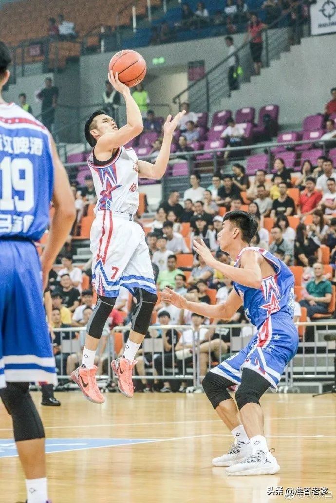 他靠一招就能制霸广东球场！曾瘦小不能进校队，今成河源3年球王