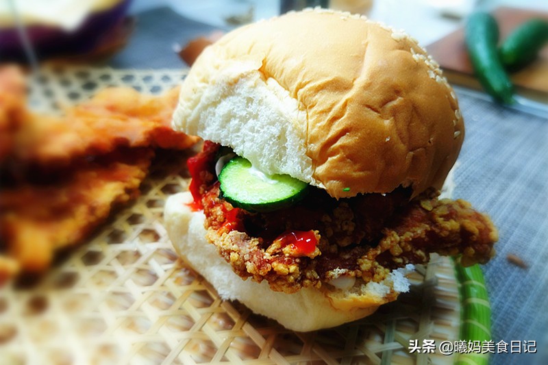 汉堡怎样做的看完你还敢吃吗,汉堡制作简单不用烤箱