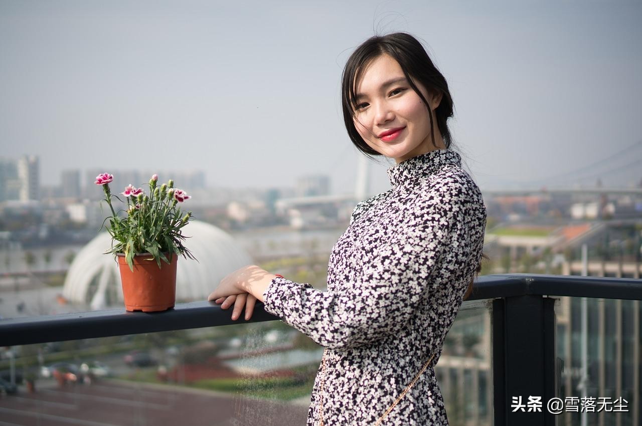 中年女人二婚要慎重，男人娶你多半是有“目的”