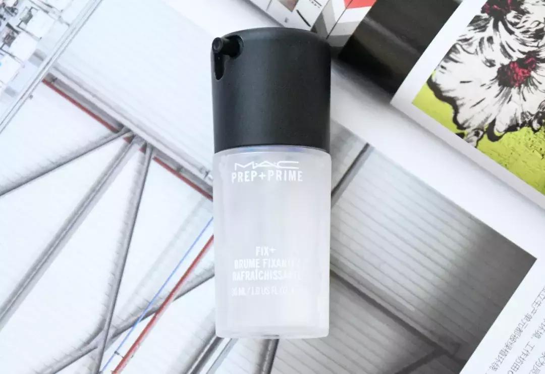 12小时不脱妆保湿提亮遮瑕,春夏妆容持久不脱妆的秘密