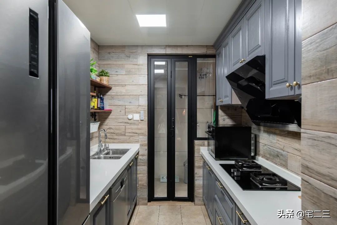 嗜好旧物的90后,用柔软的心构建家中岁月感